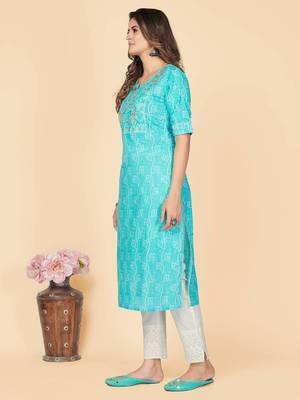 Vbuyz Women's Sky Blue Embroidered Work Cotton Straight Stitched Kurta 5