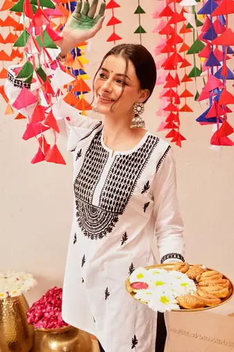 Cotton White Embroidered Chikankari Quarter Sleeve Short Kurti