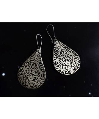 Silver metallic Black Silver   pair of earrings & free gift 1