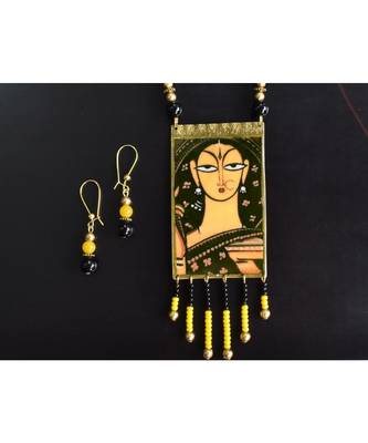 Multicolor metallic Brass   Necklace   pair of earrings & free gift 1