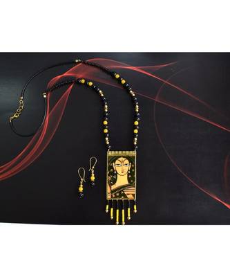 Multicolor metallic Brass   Necklace   pair of earrings & free gift 2