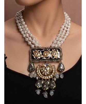 Green Red Gold Tone Kundan Beaded Necklace With Pearls 1