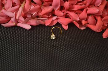 Gold Sizzling Graceful Designer Nosepins Diamond nose ring or Nose Pin 3