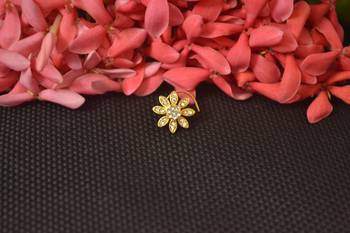 Gold Sizzling Graceful Designer Nosepins Diamond nose ring or Nose Pin 2