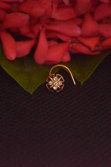 Meenakari Sizzling graceful designer gold diamond nose ring or nose pin