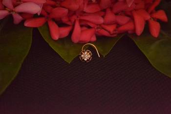 Meenakari Sizzling graceful designer gold diamond nose ring or nose pin 3