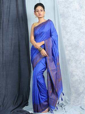 Navy Blue Zari Woven Tanchoi Silk Saree 1