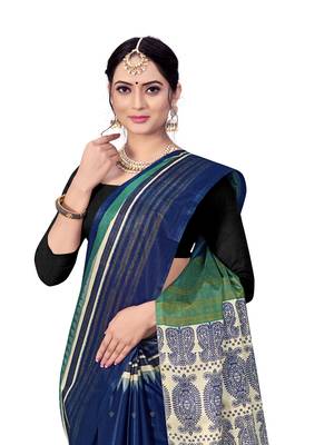 Cream printed taffeta saree with blouse 4