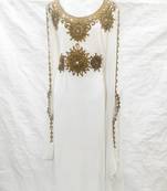 Off-white embroidered georgette fustan