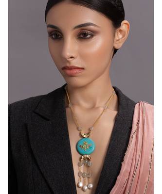 Elegant Turquoise and Gold Necklace 1