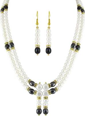 White pearl necklaces 1