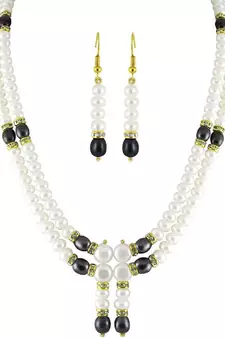 White pearl necklaces