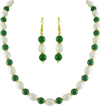 White pearl necklaces 1