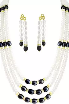 White pearl necklaces