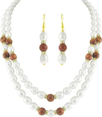 White pearl necklaces 1