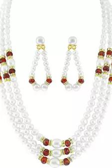 White pearl necklaces