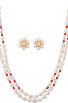 White pearl necklaces