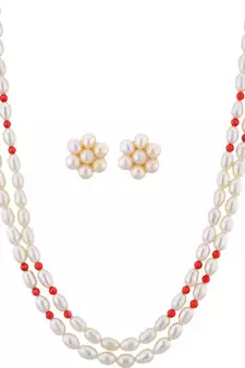 White pearl necklaces
