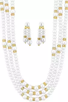 White pearl necklaces