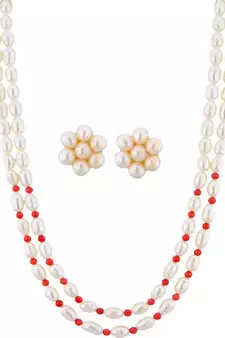 White pearl necklaces