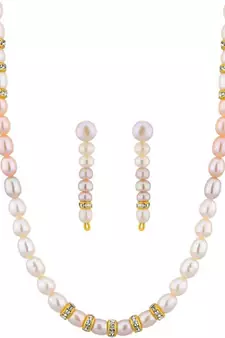 White pearl necklaces