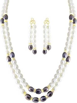 White pearl necklaces 1