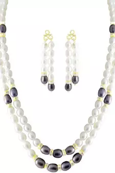 White pearl necklaces