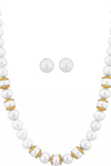 White pearl necklaces