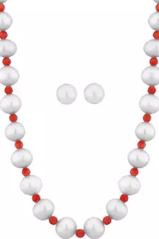 White pearl necklaces