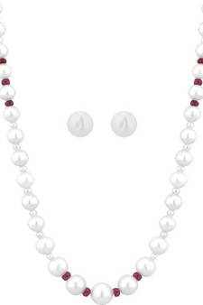 White pearl necklaces