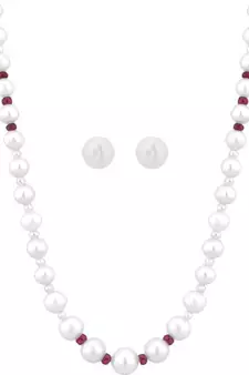 White pearl necklaces