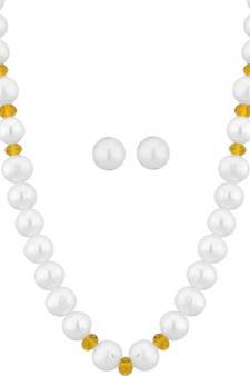 White pearl necklaces