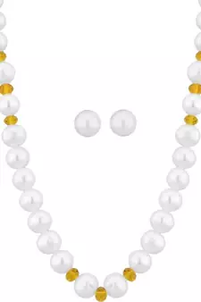 White pearl necklaces