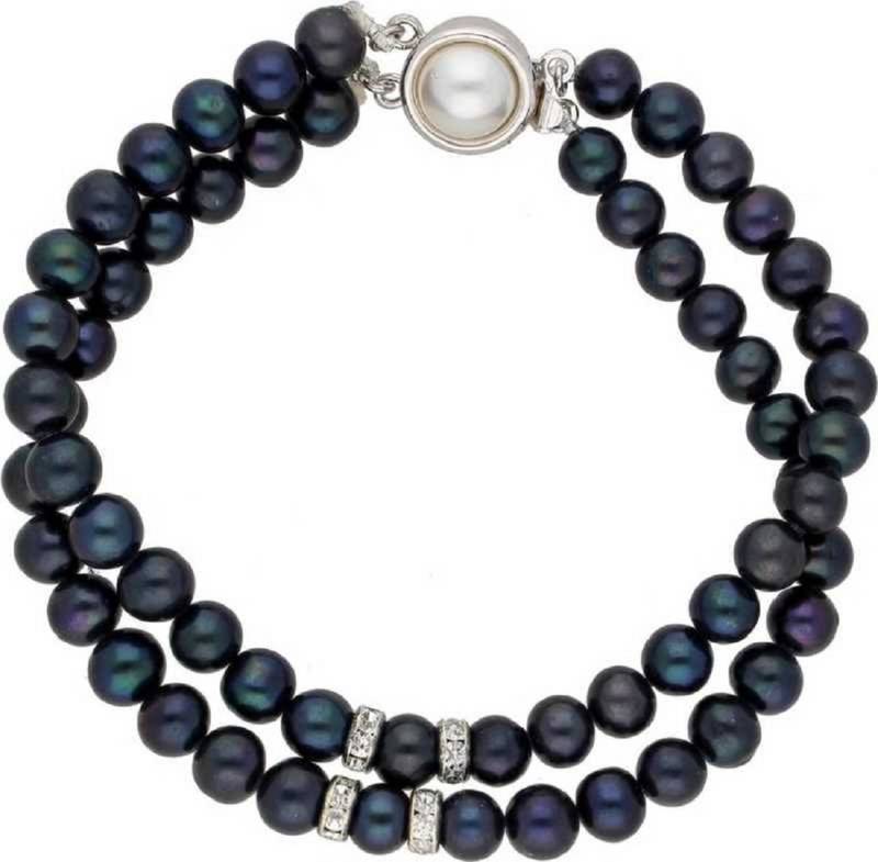 Black pearl bracelets