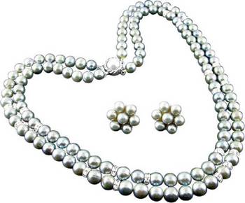 Grey pearl necklaces 1