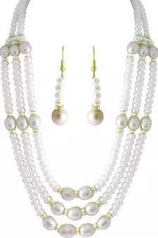 Multicolor pearl necklaces