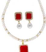 Multicolor pearl necklaces