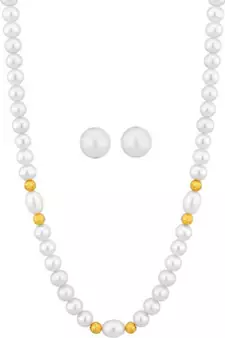 White pearl necklaces