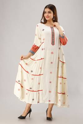 Off-White Colored Rayon Crepe Designer Kurta 2