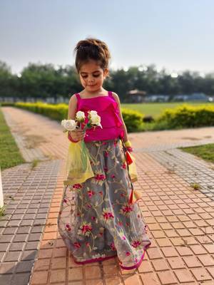 Saka Designs Singlet Choli Lehenga With Dupatta Floral Embroidered 2