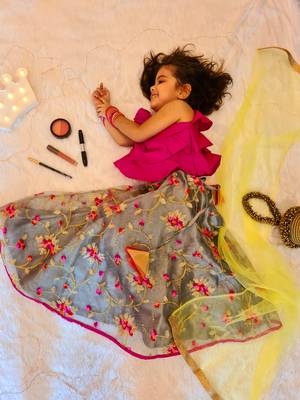 Saka Designs Singlet Choli Lehenga With Dupatta Floral Embroidered 3