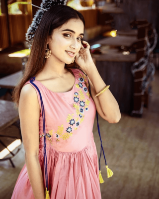 Baby Pink Colored Soft Silk Floral Embroidery Worked Kurta 2