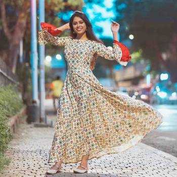 Cream Colored Based Banarasi Silk Flared Kurta 1
