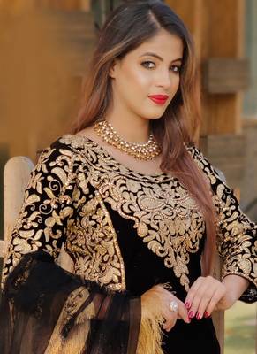 Black embroidered velvet salwar 2