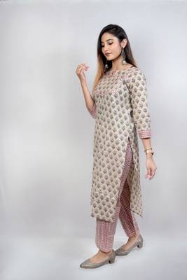 Green printed cotton kurtas-and-kurtis 5