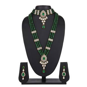 Green agate necklaces 1