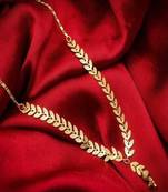 Twinkling Gold Leaf Motif Designer mangalsutra