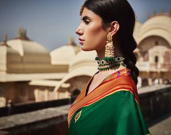 Green woven banarasi silk saree with blouse 3