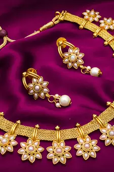 multicolor Traditinal Gold Plated Alloy Necklace