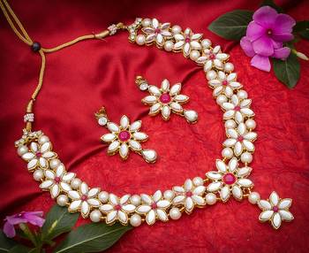 multicolor Traditinal Gold Plated Alloy Necklace 1